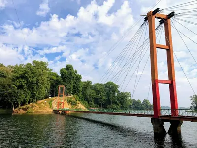 The red suspension bridge at Rangamati reaching across the lake